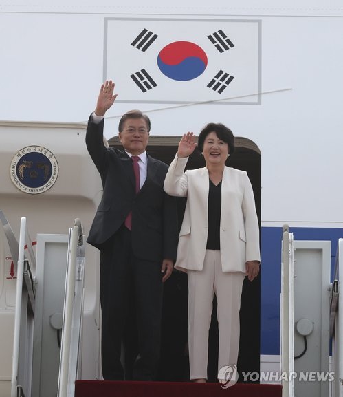 문재인 대통령님 내외 독일 출국 사진 | 인스티즈