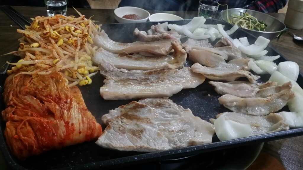 통돼지한마리 이미지