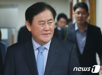  300명 299명이 탄핵 투표했는데 혼자 안한 1명 밝혀져 | 인스티즈