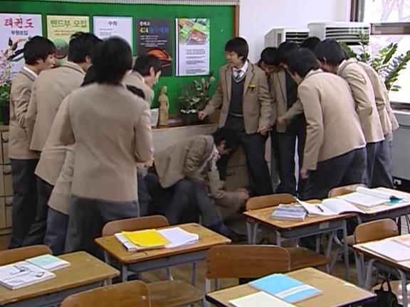 [거침없이하이킥] 편애가 좋은 윤호 ㅋㅋㅋㅋㅋ.jpg | 인스티즈