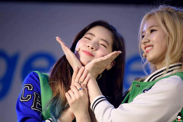 [트와이스] 피부가 두부처럼 하얀 둡둡 다현 짤들.jpg | 인스티즈
