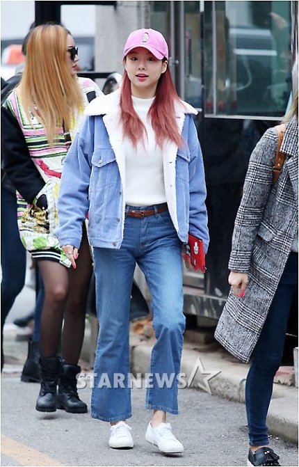 [15.11/20] 오늘자 뮤뱅으로 출근하는 내 아이돌 | 인스티즈