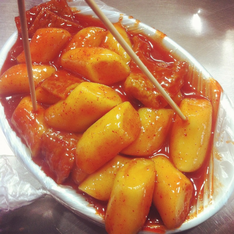 [떡볶이] 이젠 예전만큼 수요가 없는 것 같은 길거리(포장마차) 떡볶이 | 인스티즈