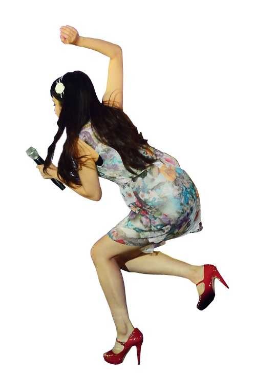 넘어질뻔한 아이유.jpgif | 인스티즈