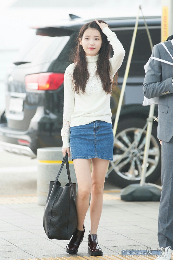 [15.10.21] 오늘자 아이유 홍콩 출국.jpg | 인스티즈