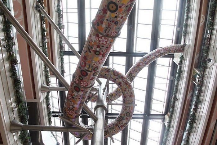 대륙 쇼핑몰에 등장한 계단 대신 타는 5층 미끄럼틀 | 인스티즈