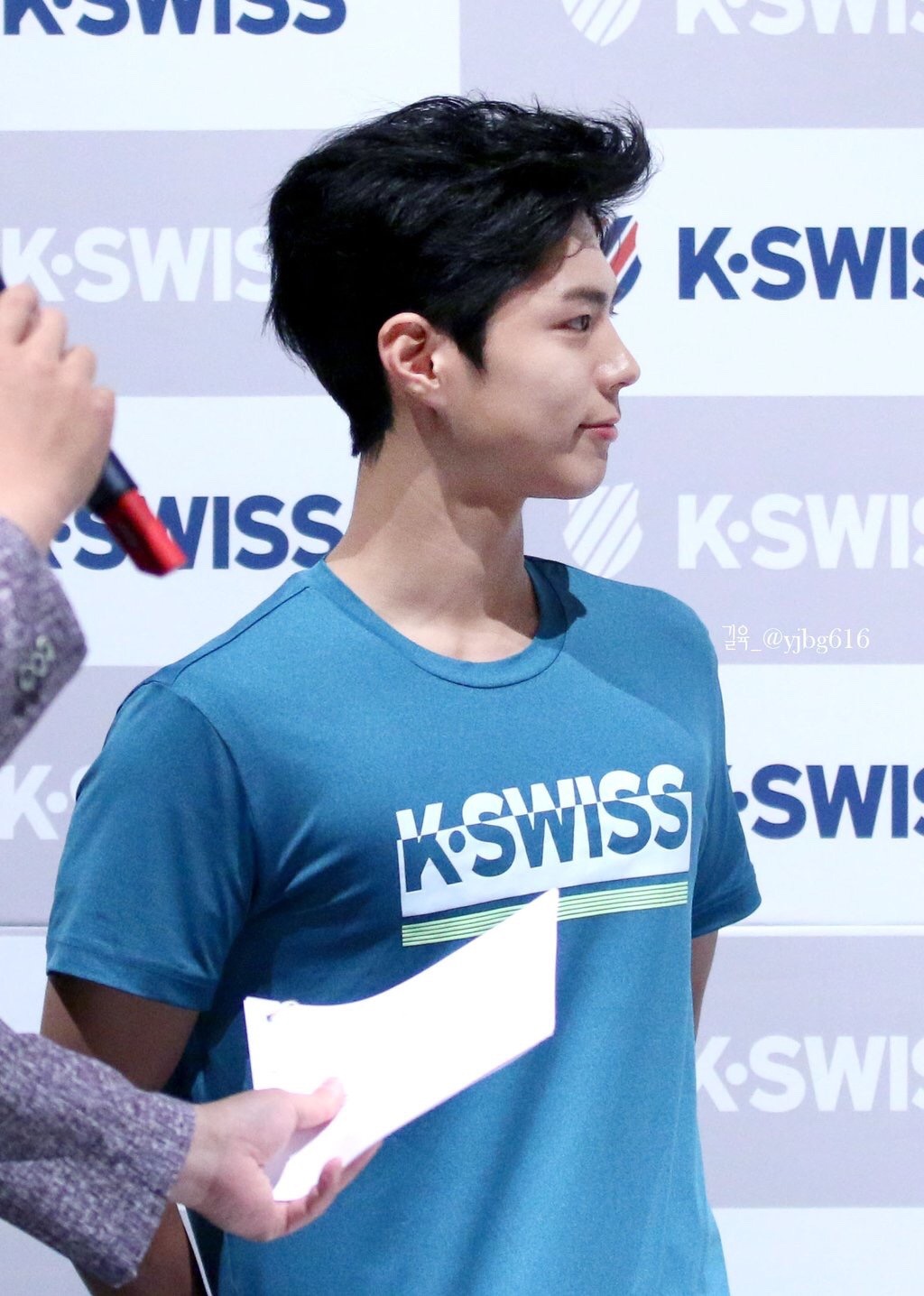 이상한 선글라스 쓴 박보검 | 인스티즈