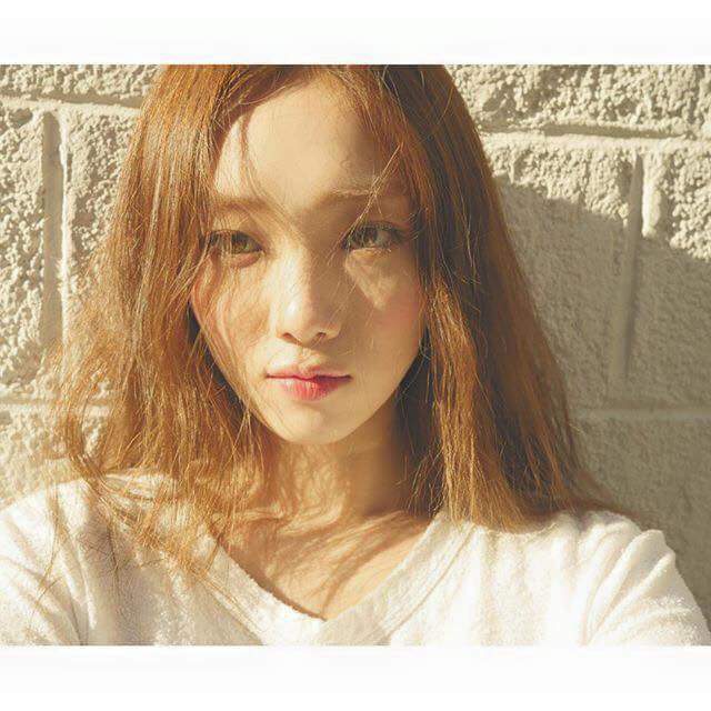 오늘자 이성경 | 인스티즈
