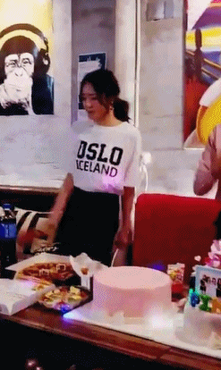 [에이핑크] 점점 흥이돋는 흥나은 깨방정춤 손나은.gif | 인스티즈