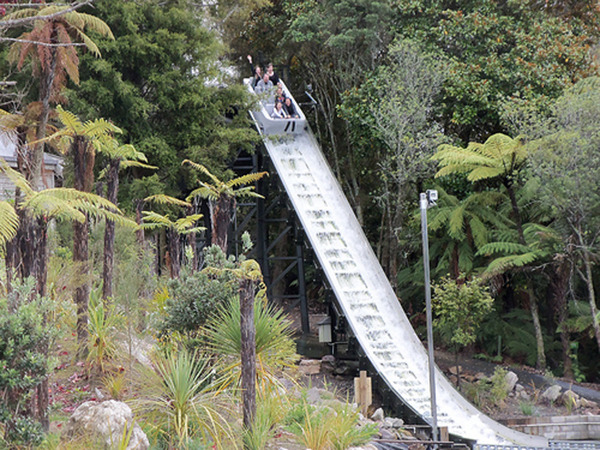 250DAD44540980EF2A21F4