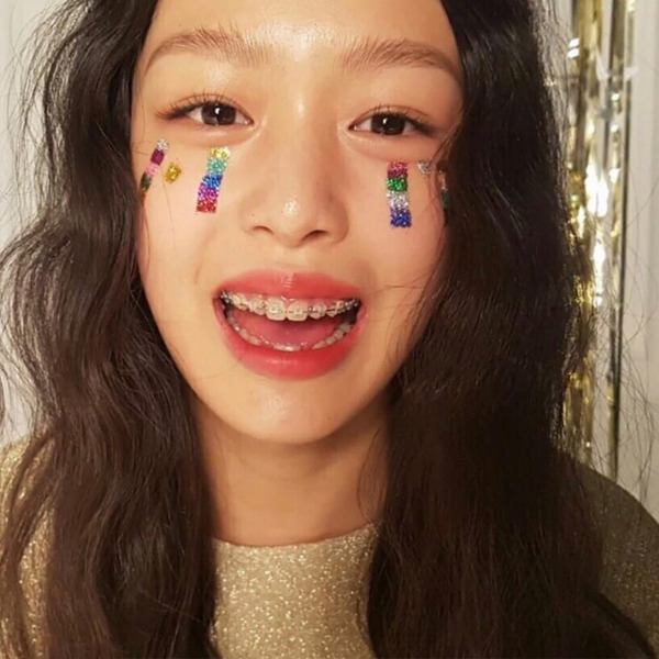 SNS에서 설리, 블랙핑크 제니 닮은걸로 화제모은 2001년생 모델 | 인스티즈