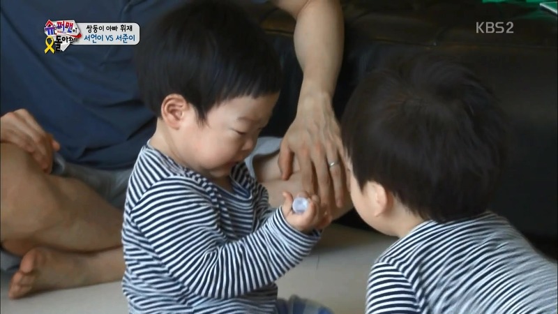 [슈퍼맨이돌아왔다] 작은병 하나때문에 싸우는 서언,서준이 | 인스티즈