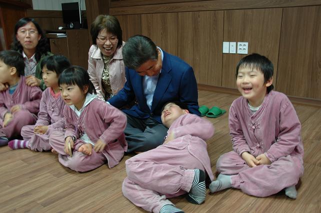 서거 후에도 임기시절 청와대 막내들에게 아직까지도 사랑한다는 말을 듣는 대통령 | 인스티즈