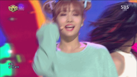 [트와이스] 오늘자 인가에서 TT 머리를 한 모모 | 인스티즈