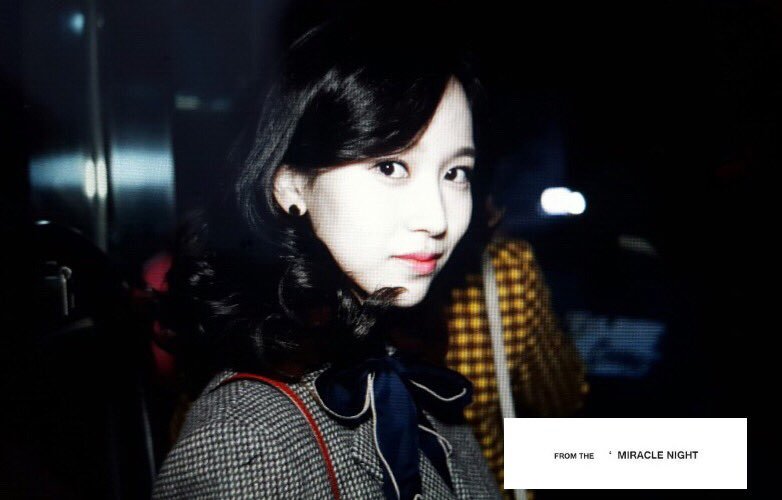 [트와이스] 고급진 느낌이 많이 나는 복고컨셉 출근길 미나 | 인스티즈
