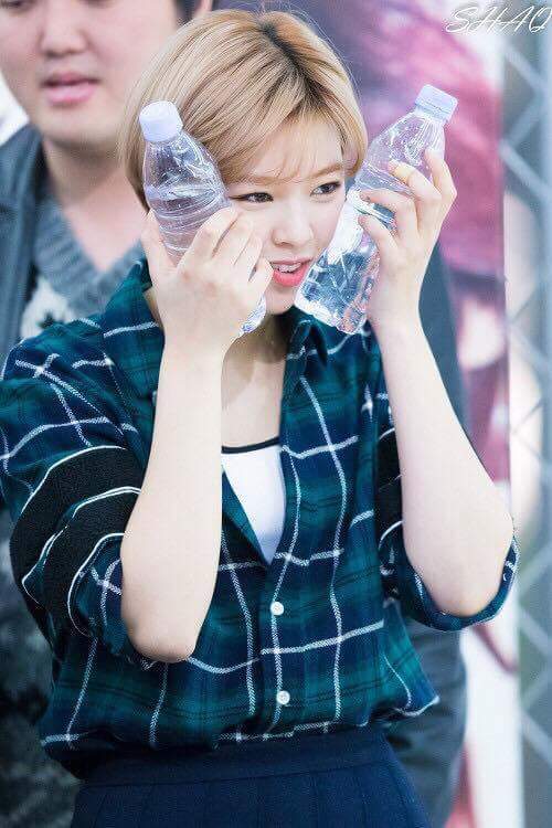 [트와이스] 볼 식히는 정연 | 인스티즈