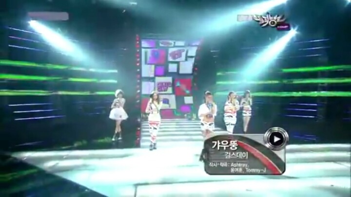 데뷔하자마자 해체할줄 알았던 아이돌무대 갑.jpg | 인스티즈