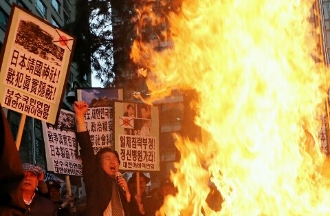 저 나라와 들은 날 미워할 땐 언제고 날 이렇게 도와주나? ㅋㅋㅋ | 인스티즈