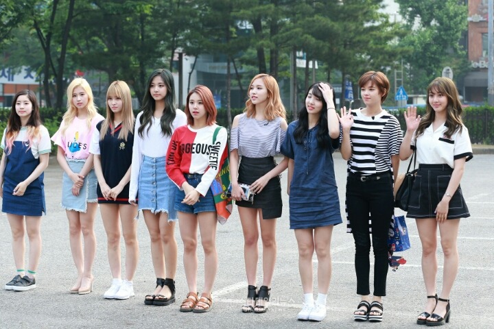 데뷔 1주년 기념 [트와이스] 단체 사진 털기 | 인스티즈