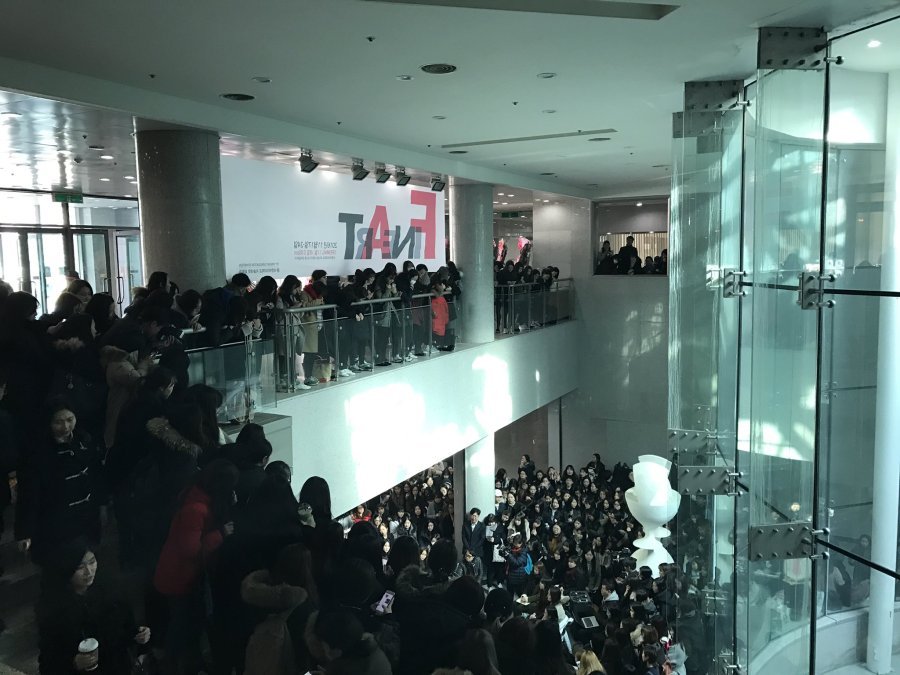 숙명여대에 간 문재인.gif | 인스티즈
