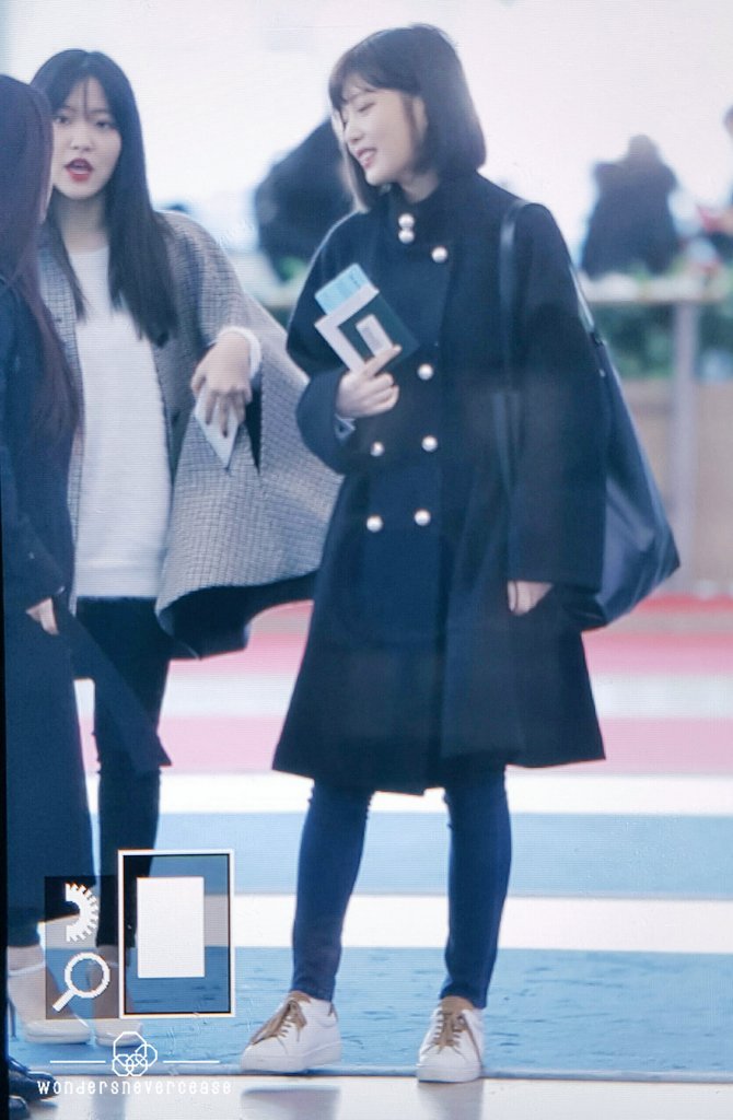 오늘자 일본 출국하는 레드벨벳 완전체 | 인스티즈