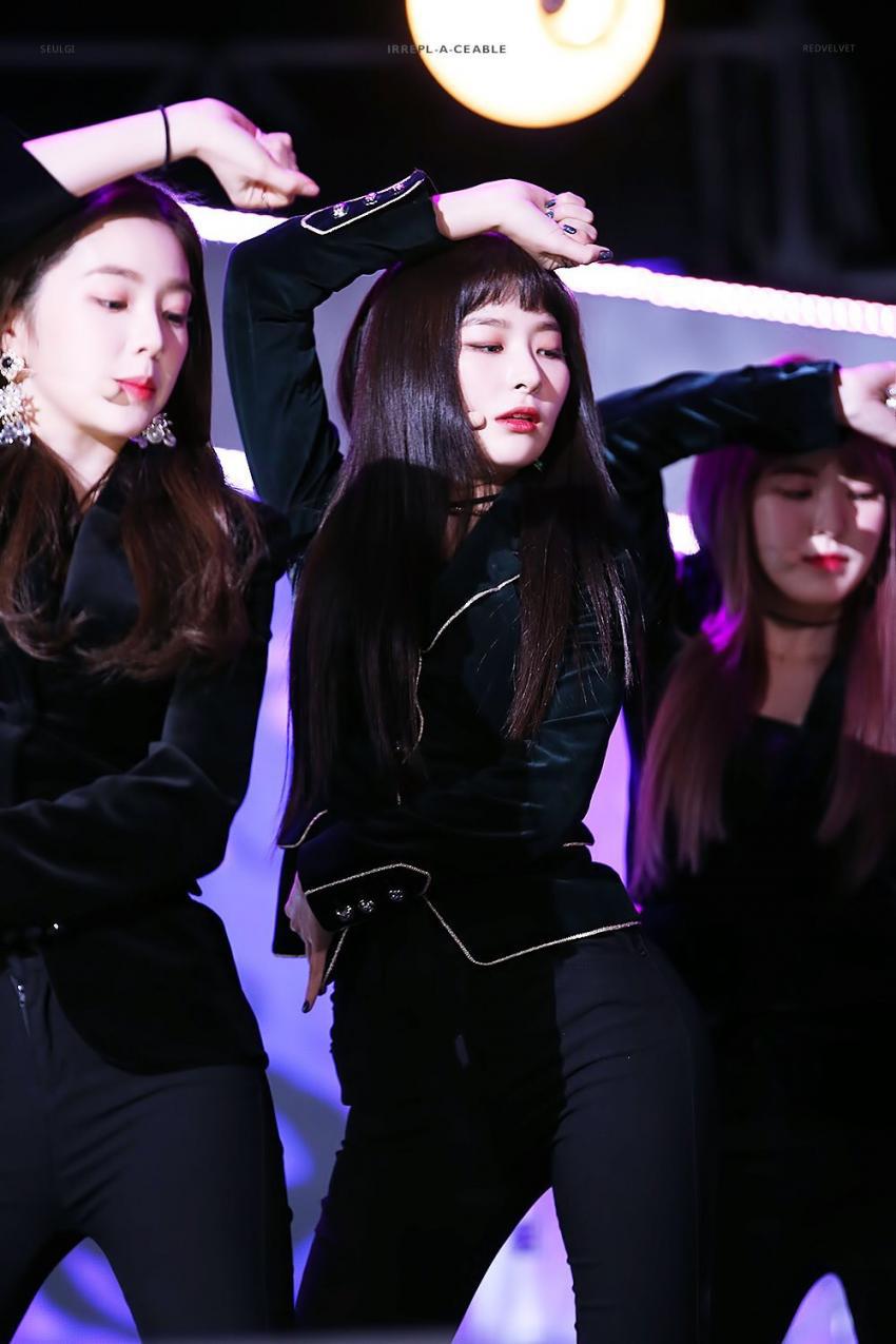 카리스마 넘치는 레드벨벳 슬기.jpgif | 인스티즈