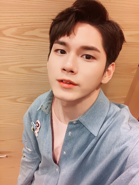 오늘자 음악중심 새MC 옹성우 강미나 마크 | 인스티즈