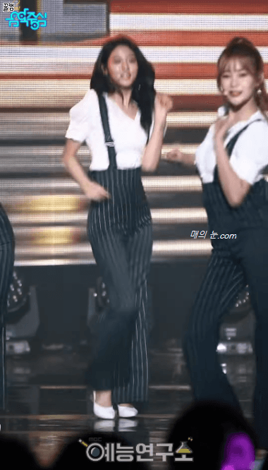 설현의 춤사위.gif | 인스티즈