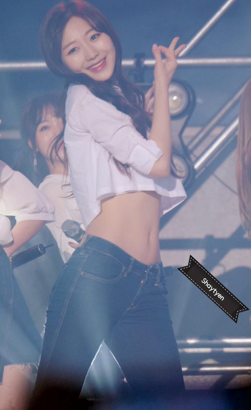 갈수록 얼굴과 몸매가 괴리감(?) 느껴지는 러블리즈 빵떡이.jpg | 인스티즈
