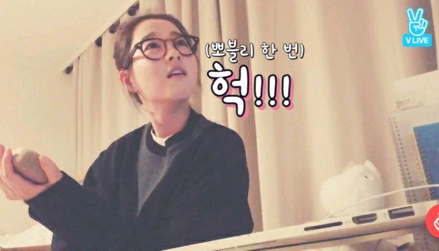 지하철 탔는데 옆자리에 본인 영상보는 시민을 만난 박보영 | 인스티즈
