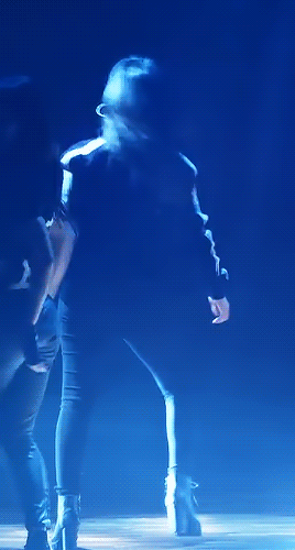 크롭탑 입은 레드벨벳 아이린.gif | 인스티즈