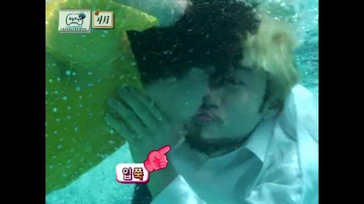 찍다보니 몰입하게 됐다는 노홍철과 정형돈의 수중키스신.jpg | 인스티즈