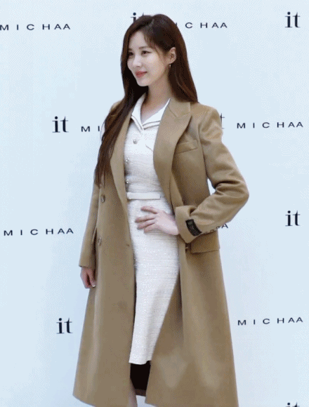 99325F365D90F8DF04D074