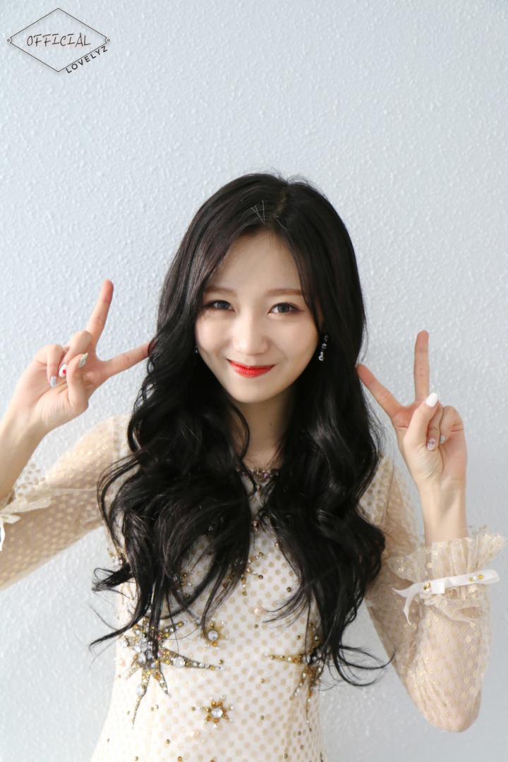 [러블리즈] 퇴근길 버스가 생각보다 널널해서 수정이 | 인스티즈