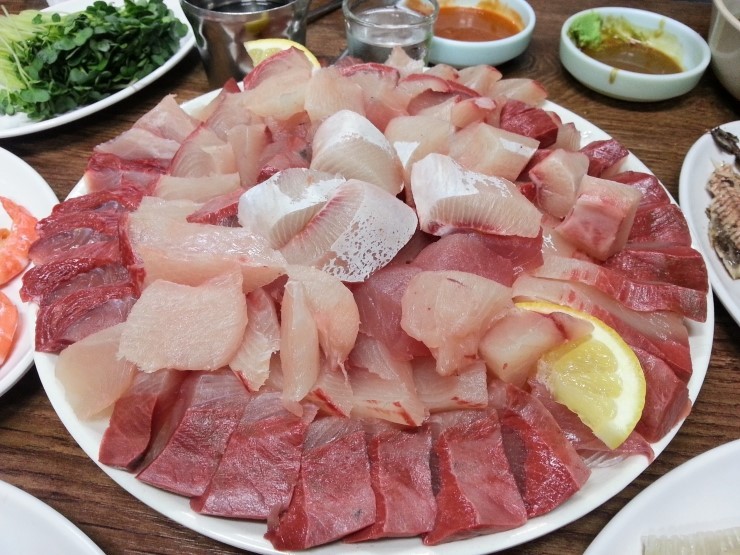 겨울에 먹는 대방어는 참치회보다 맛있다 | 인스티즈