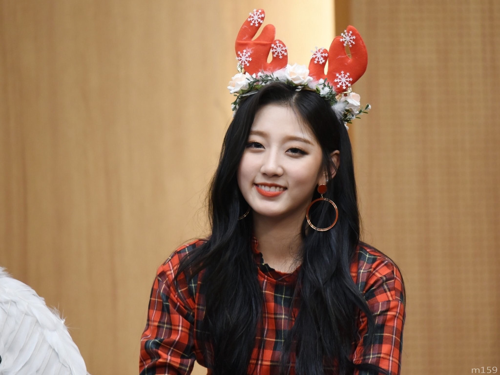 [러블리즈] 친구들이 삼겹살 먹으러 가자고 연락이 와서 예인이 | 인스티즈