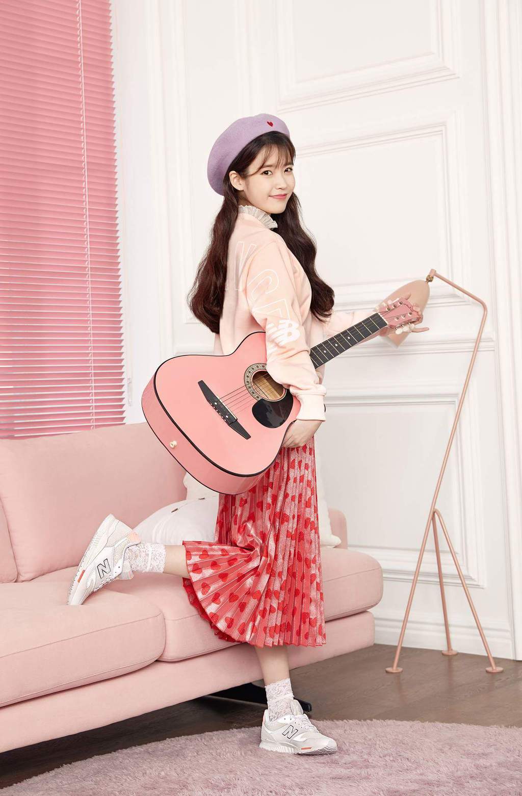 아이유 with 뉴발란스 | 인스티즈