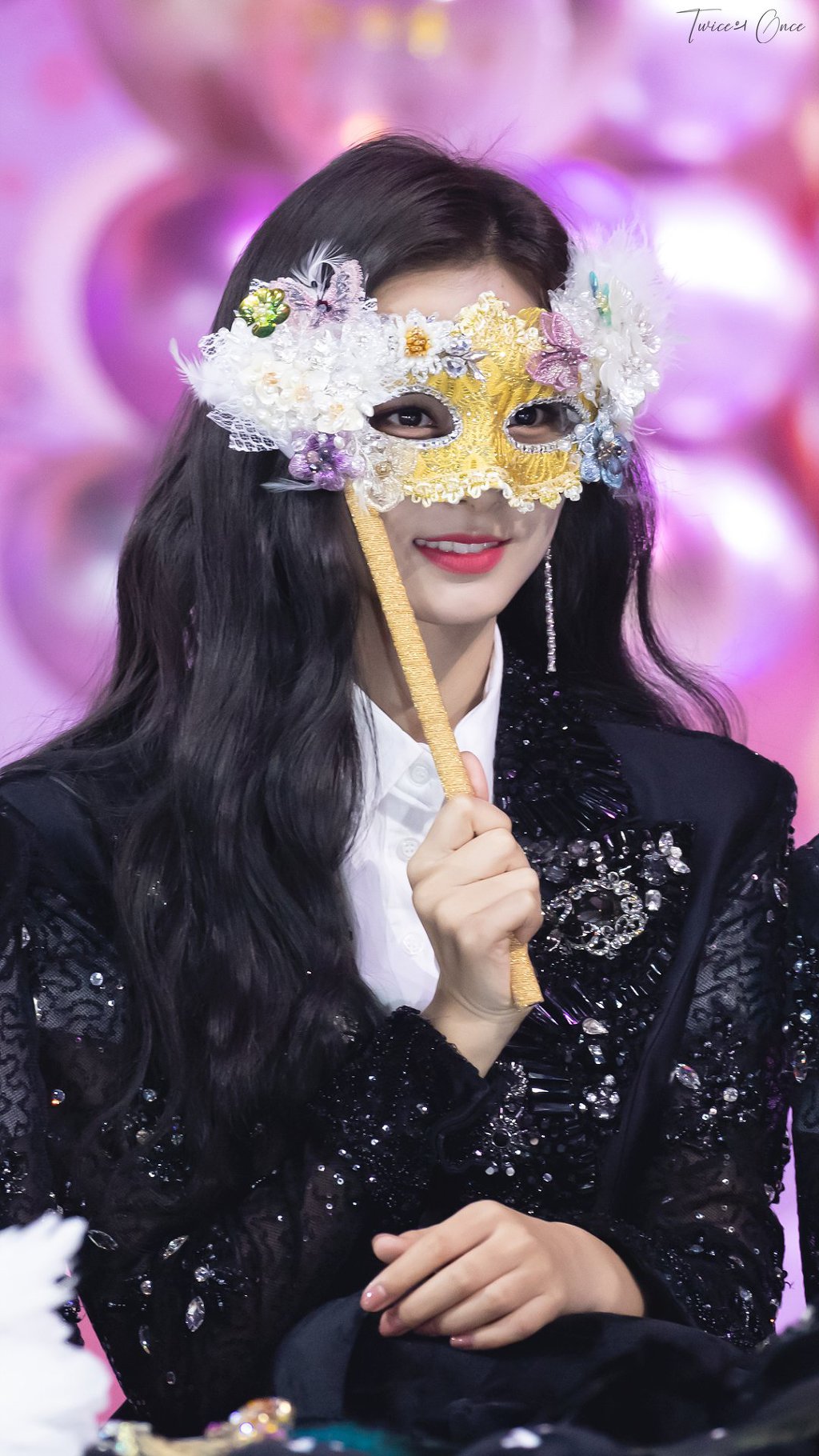 어제 골든디스크어워즈 트와이스 쯔위의 미모ㄷㄷㄷ.jpgif | 인스티즈