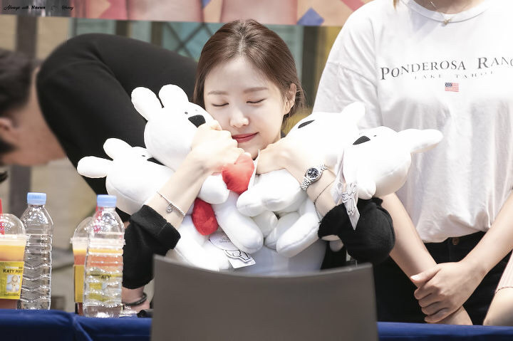 [에이핑크] 날이 점차 개기 시작해서 나은이 | 인스티즈