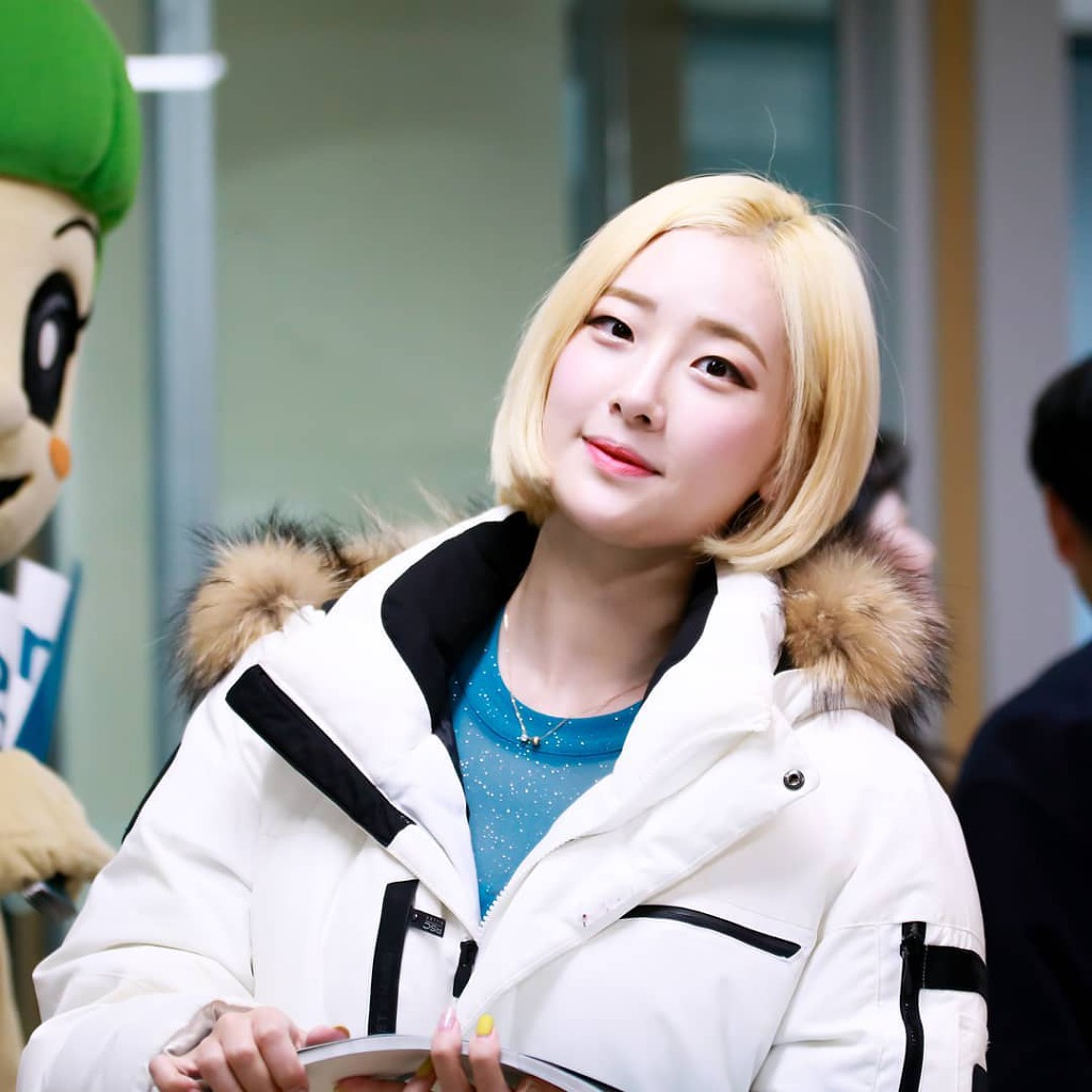 가터링 착용한 서현숙 치어리더 | 인스티즈