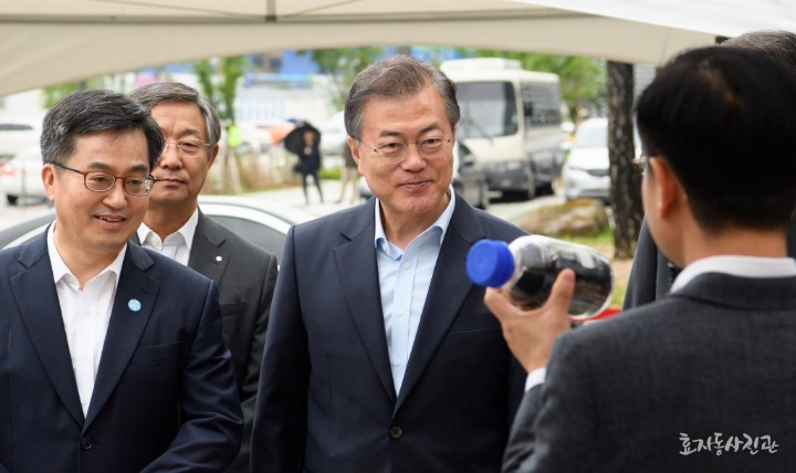 오늘자 문재인 대통령 | 인스티즈