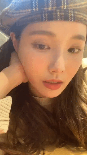어제 3주년 기념 인스타 라이브한 모모랜드 연우(2).gif | 인스티즈