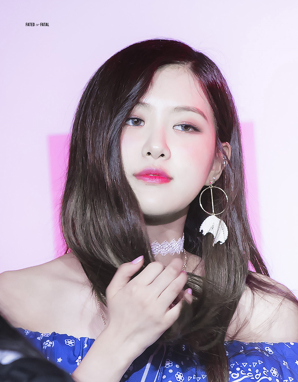 로제 흑발 처음 하고 나타났을때.jpgif | 인스티즈