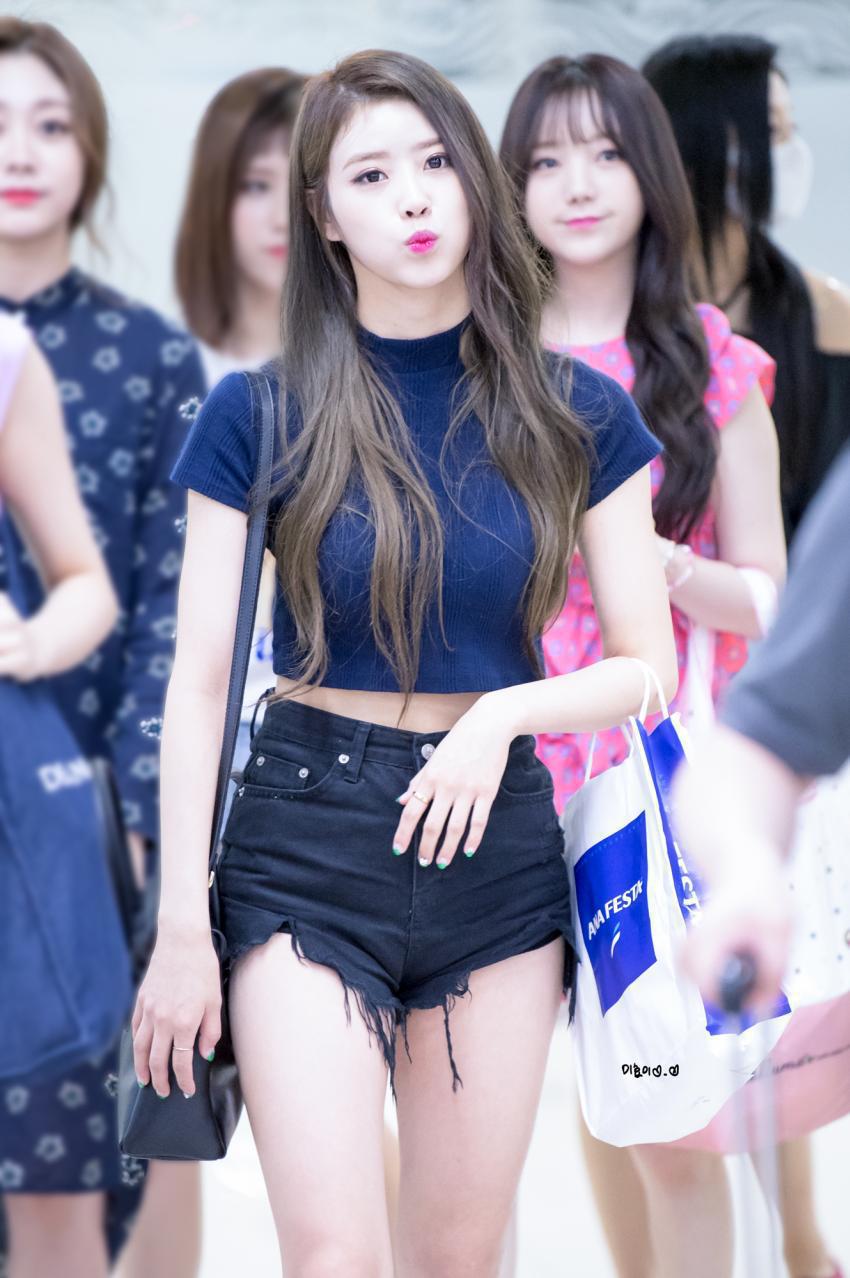 검은바지를 무척이나 좋아하는 러블리즈 미주.jpg | 인스티즈
