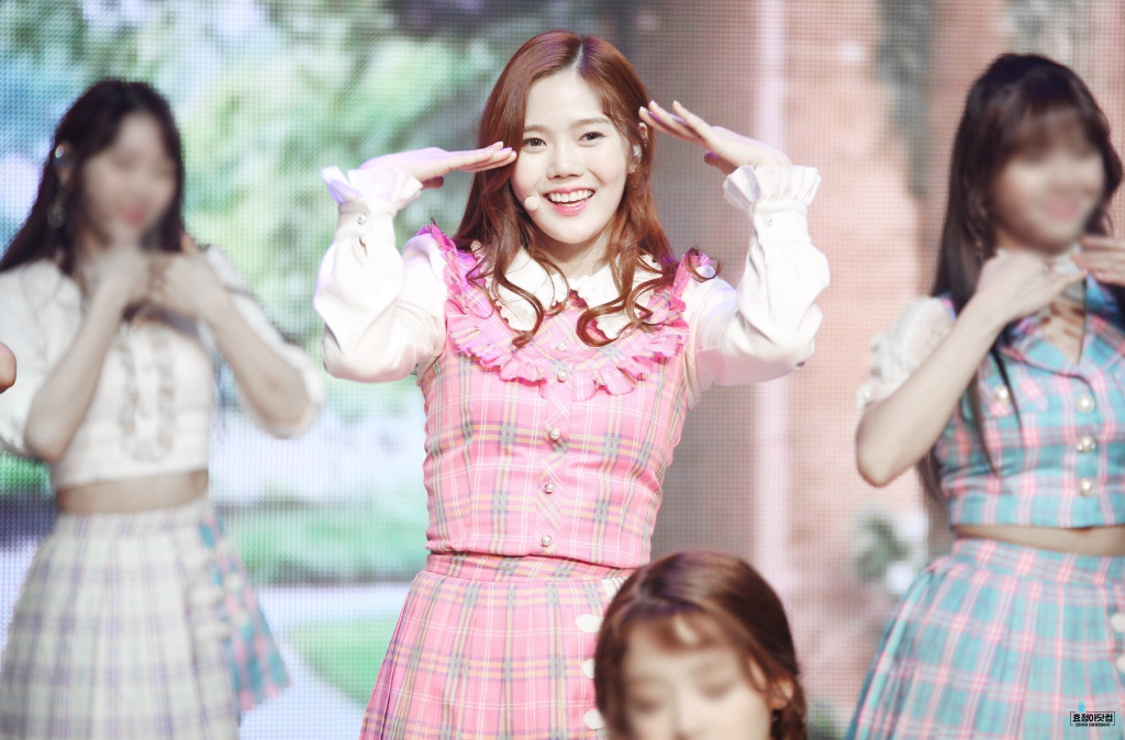 [오마이걸] 비도오고 해서 좀 쌀쌀해진 것 같아서 효정이 | 인스티즈