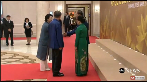 11/10 APEC 갈라 만찬에 참석한 문재인 대통령 | 인스티즈