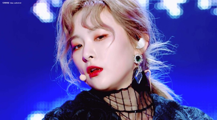 [레드벨벳] 잊지말자 12월8일 갭차이 열일한 슬기 모습을 | 인스티즈