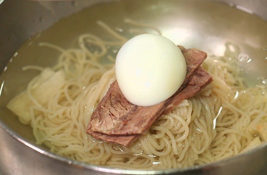 유명냉면 이미지