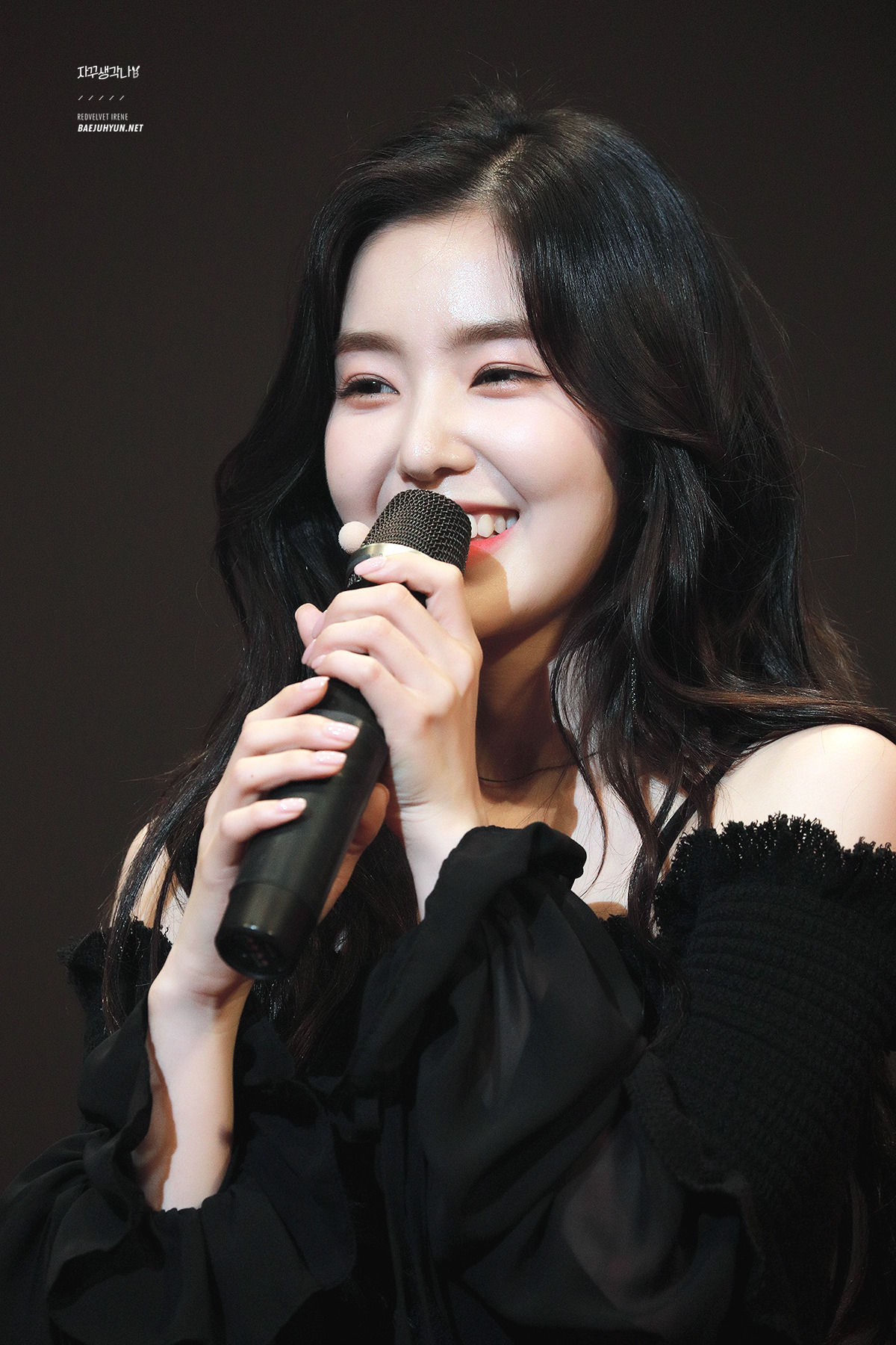 블랙오프숄더입은 레드벨벳 아이린.jpg | 인스티즈