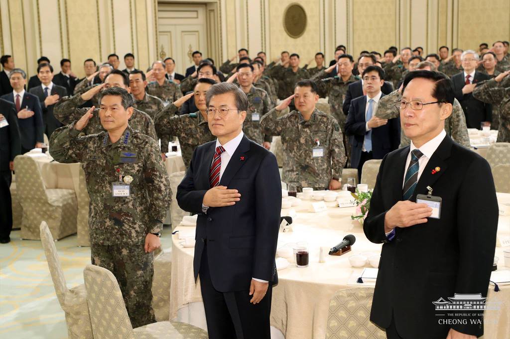전군 주요지휘관 격려 오찬에서 문재인 대통령 | 인스티즈
